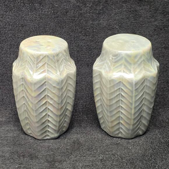 Retro Pearl Chevron Patterned Ceramic Salt & Pepper Shaker Kitchen Decor - Picture 4 of 10